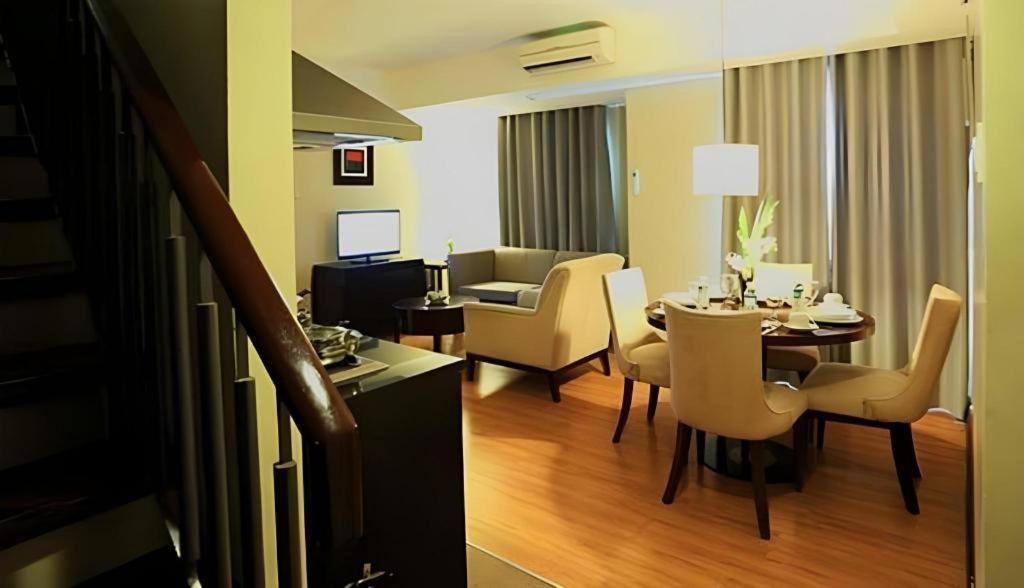 Lancaster Hotel Manila Mandaluyong Exterior photo